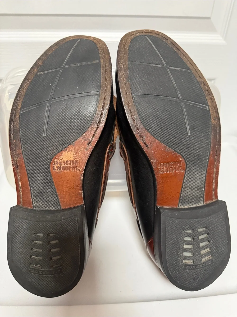 Men's 8.5 M Johnson and Murphy Two-Tone Brown and Black Tassel Kiltie Loafers
